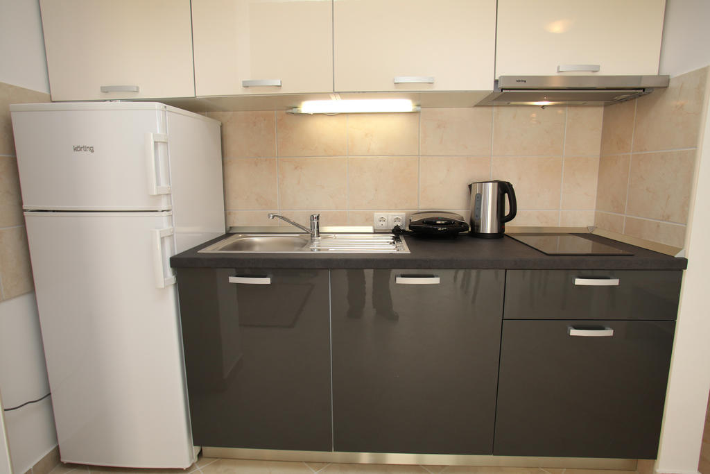 Villa Iris Apartments Seget Vranjica Quarto foto